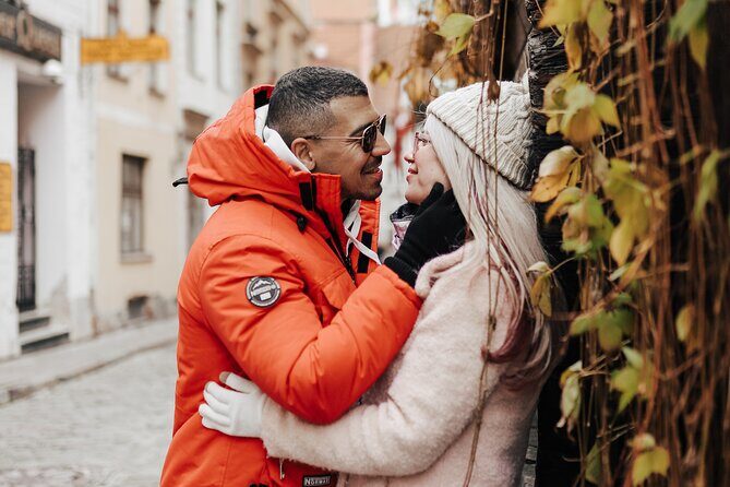 1H Private Photoshoot in Old Town of Riga - How the Photo Style, Numbers, and Delivery Work