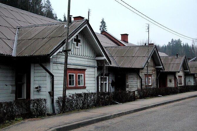 Day trip to Gauja National Park: animals, castles and a cave - Ligatne Nature Trails: 4 km of Latvian mammals, plus education