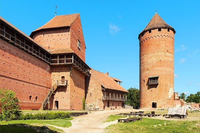Full-Day Private Trip to Cesis, Sigulda and Turaida from Riga - Stop 1: Cēsis Medieval Castle (2 hours) and a proper town stroll