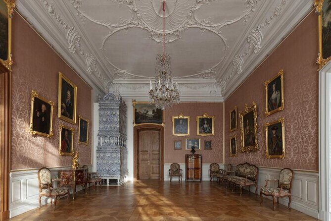 Full-Day Private Trip to Palace and Medieval Castle from Riga - The Role of Your Driver: Helpful Context, Limited In-Site Guiding
