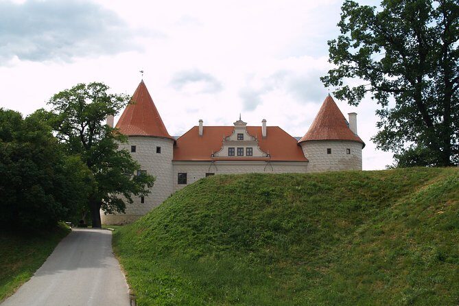 Group Day trip to Rundale Palace, Hill of Crosses & Bauska Castle - Price and what you truly get for $151.17