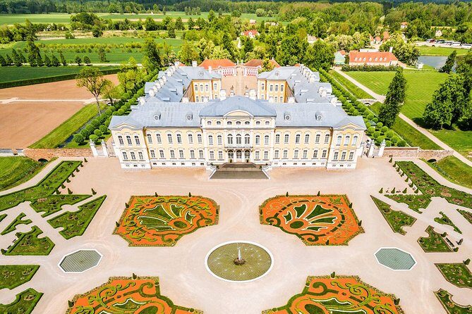 Hill of Crosses & Rundale Palace Tour - Rundāle Palace: The One-Hour You’ll Actually Use