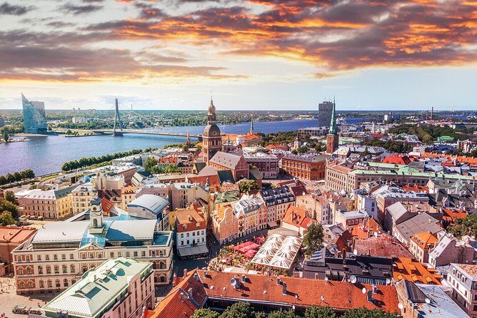 Old Town And Art Nouveau Walking Tour Of Riga - Price and Logistics: What $168.58 Buys You in 3 Hours
