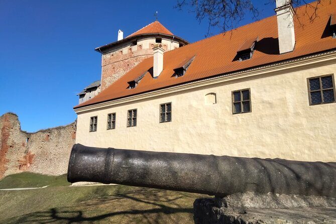 Private Full-Day Trip to Bauska, Rundale and Jelgava Palace - The guide experience: English storytelling that connects the dots