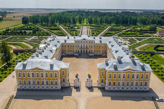 Private Full-Day Trip to Hill of Crosses, Rundale Palace & Bauska - Who should book this trip, and who might not love it