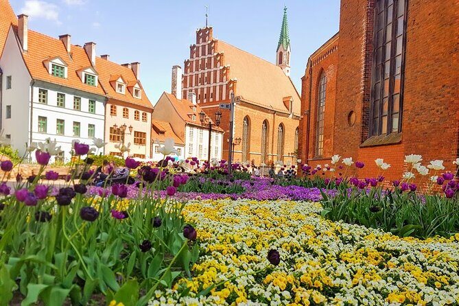 Private Riga Old Town Walking Tour - Town Hall Square: learning the city’s “center of gravity”