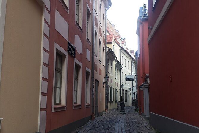 Private Riga Old Town Walking Tour - St. Peter’s Church exterior: why facades carry big meaning