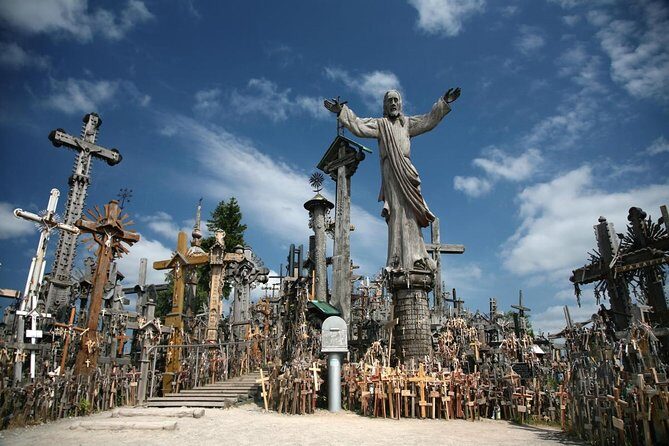 Private trip - Hill of Crosses / 2 countries in 1 day - Key highlights worth your attention