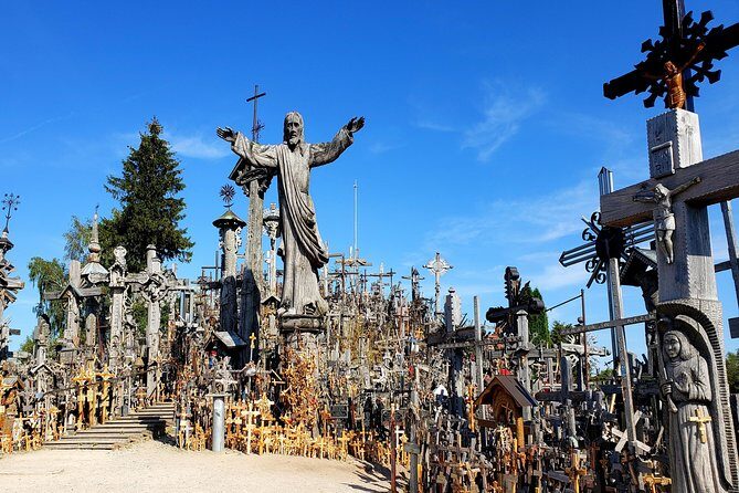 Private trip - Hill of Crosses / 2 countries in 1 day - Guide styles make a big difference here