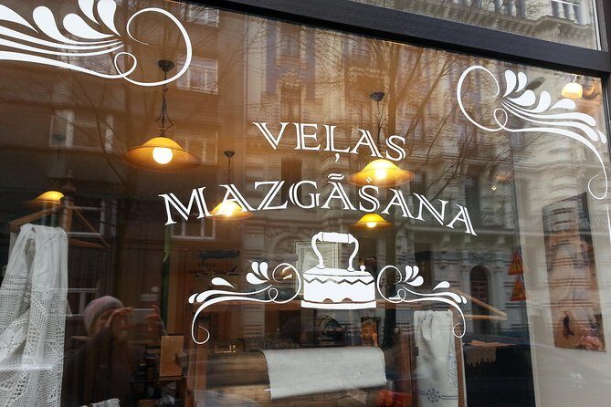Riga Art Nouveau walking tour - Guides make the difference: Diana and Gunta-style guiding