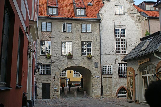 Riga Old Town Walking Tour in a Small Group - Price and value: is $22.98 a fair deal?