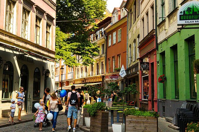 Riga Private Walking Tour with a Local - Starting at Roland’s Statue in Rātslaukums Square
