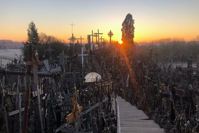 Sunrise at the Hill of Crosses - 2 countries in 1 day - Hill of Crosses guided tour: stories, symbols, and real meaning