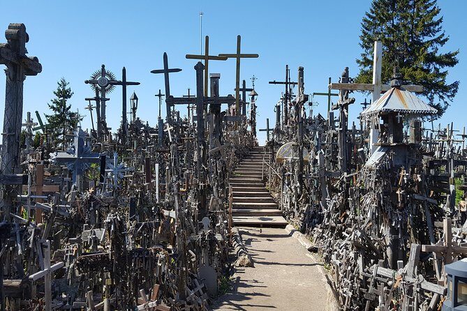 Tour from Riga - Vilnius via Bauska, Rundale, The Hill of Crosses - Stop 1: Bauska Castle — Two Centuries, One Courtyard